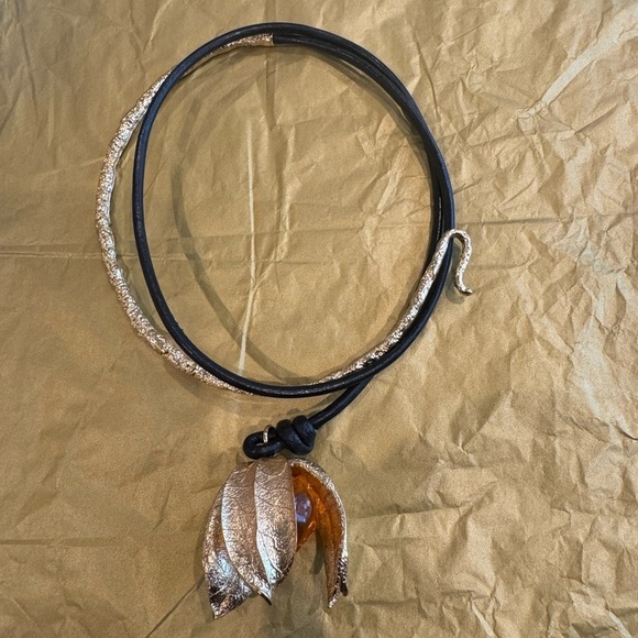 Zara Physalis Necklace Goldtone Black and Orange new no 🏷️ - Picture 6 of 7